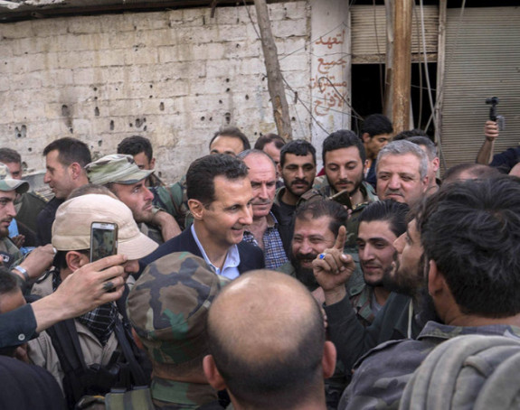 Objavljen snimak Asada s vojnicima