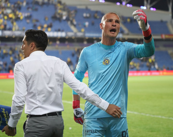 Rajković loše branio, pa pljuvao navijače!