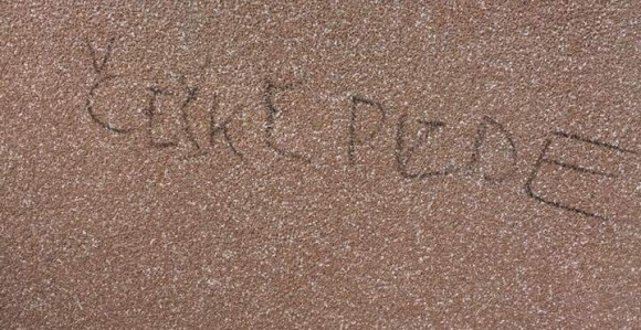 Ustaškim znakom išarana kuća 