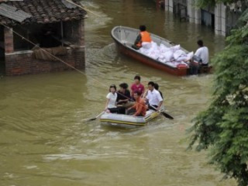 U olujnim kišama stradalo 55 ljudi, 14 nestalo