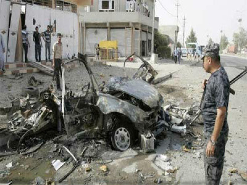 У неколико напада убијено најмање 10 ирачких полицајаца