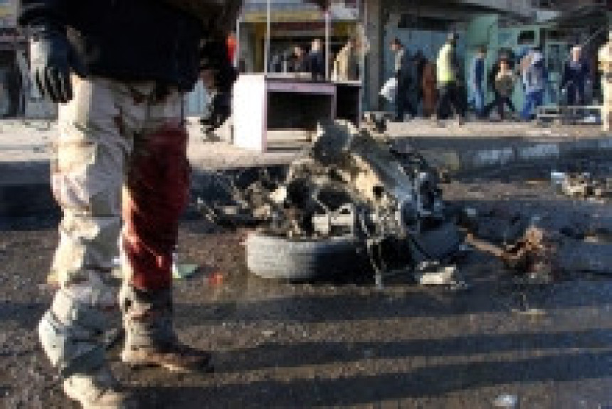 У серији ескплозија у Ираку погинуло 16, повријеђено 75 особа