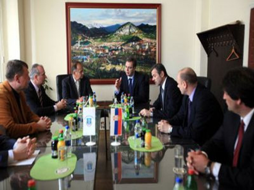 Počeo sastanak Vučića i Srba sa Kosova