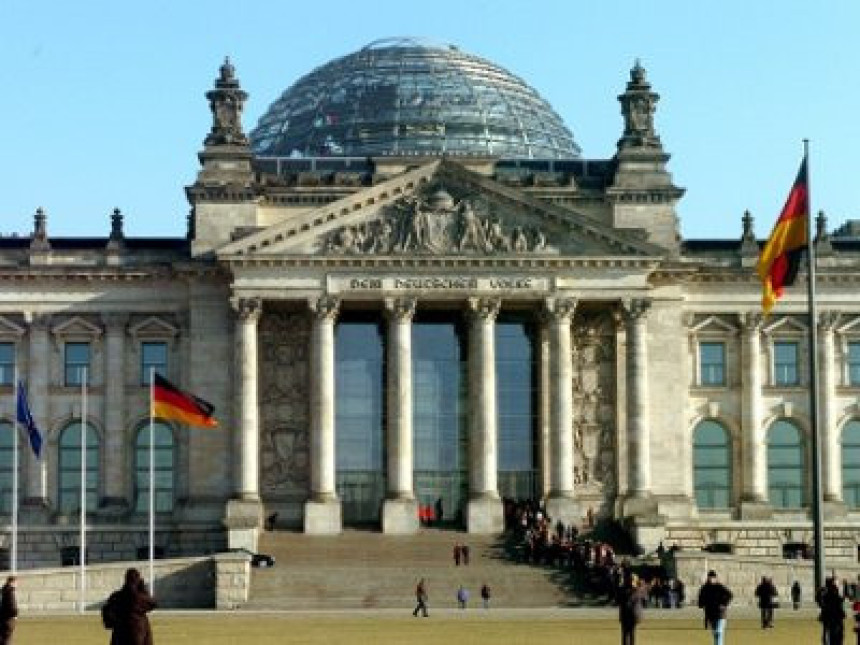 Bundestag podijeljen oko datuma