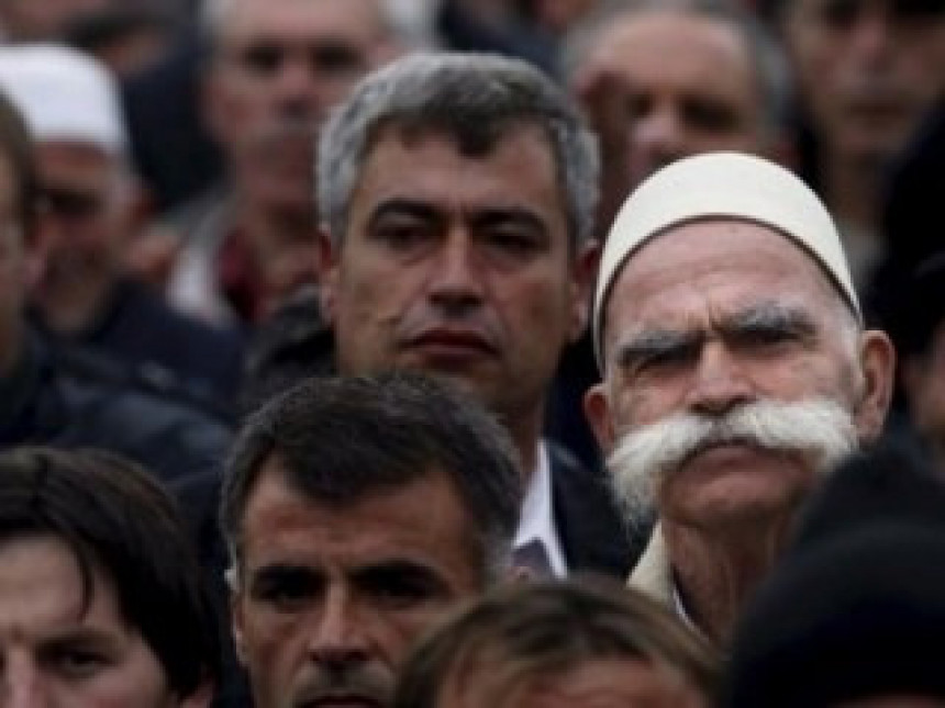Више од 4.000 Албанаца затражило српске пензије