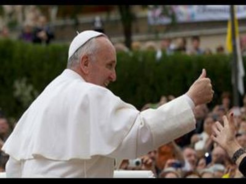 Папа осудио "мафијаше" и молио се да се окрену Богу