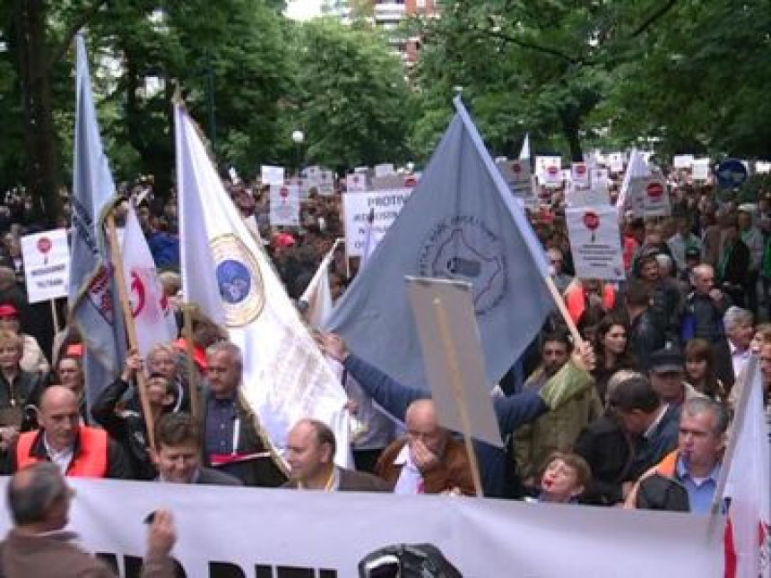 Протести радника у Сарајеву (ВИДЕО)