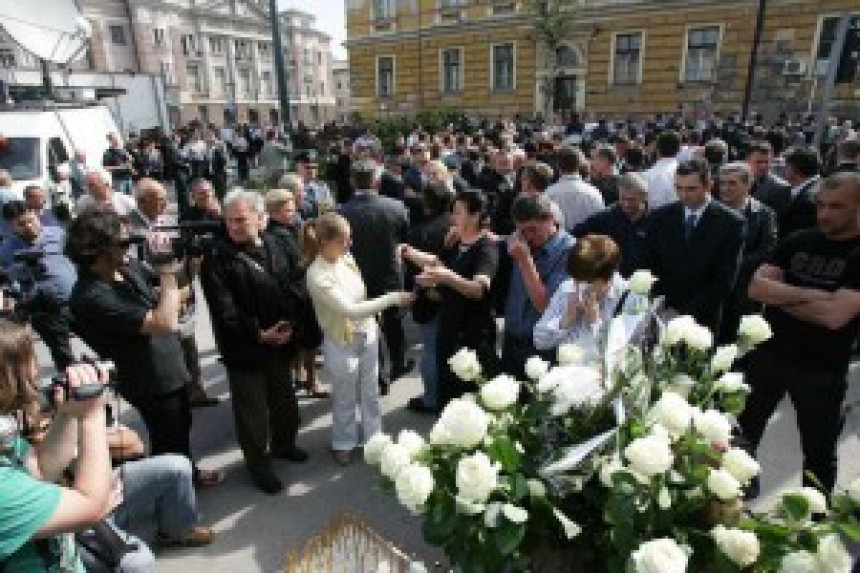 Додик: Недопустиво вријеђање и псовање мртве дјеце