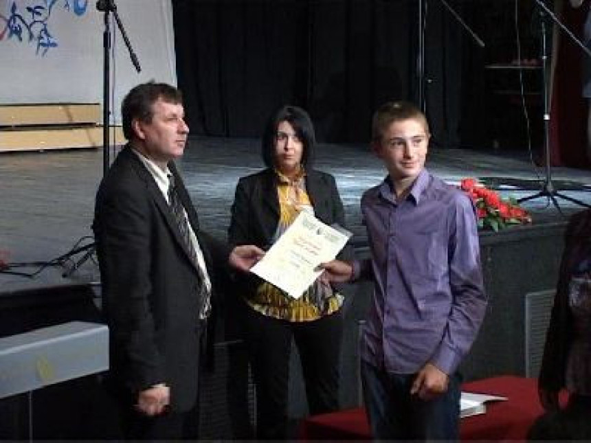 Diplome najboljim osnovcima