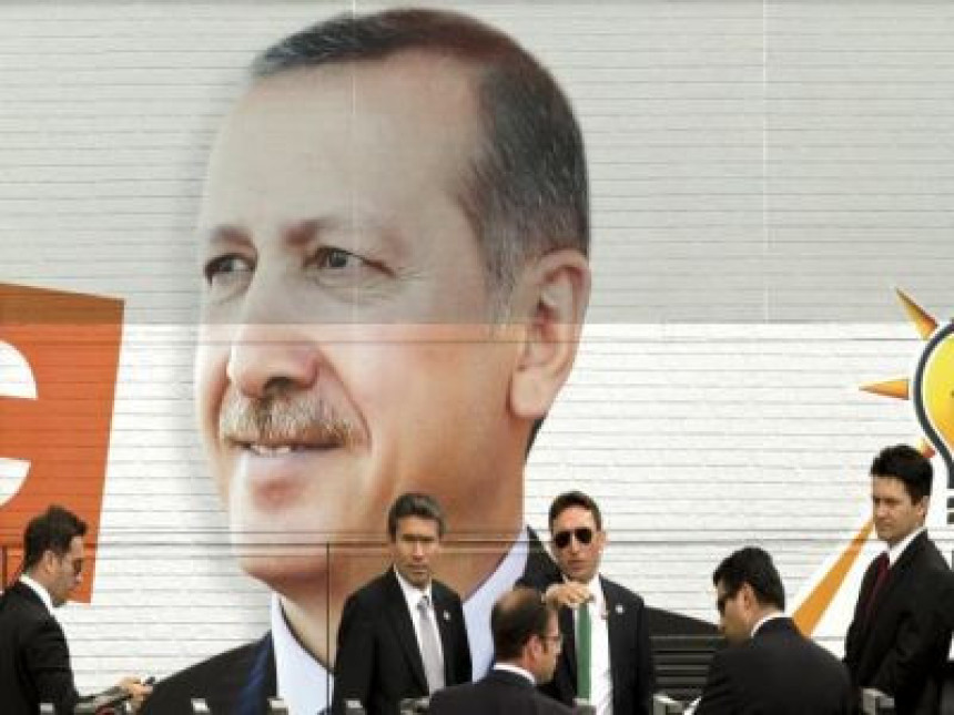 Ердоган о демонстрантима: Шачица пљачкаша
