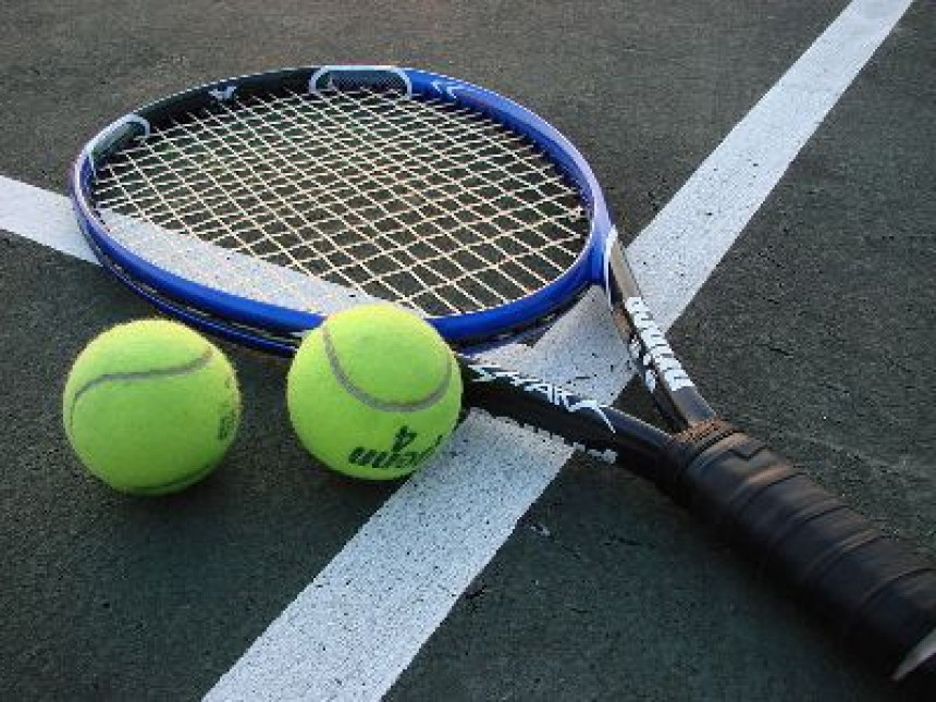 Тенисер суспендован због клађења