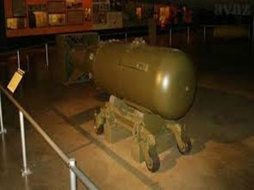 Холадија има 22 атомске бомбе