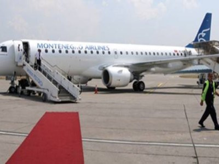 Avion se, zbog kvara, vratio sa leta