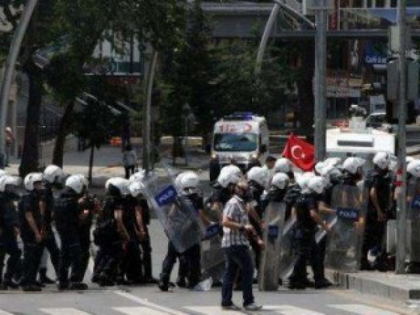 Demonstranti ponovo na ulicama Istanbula