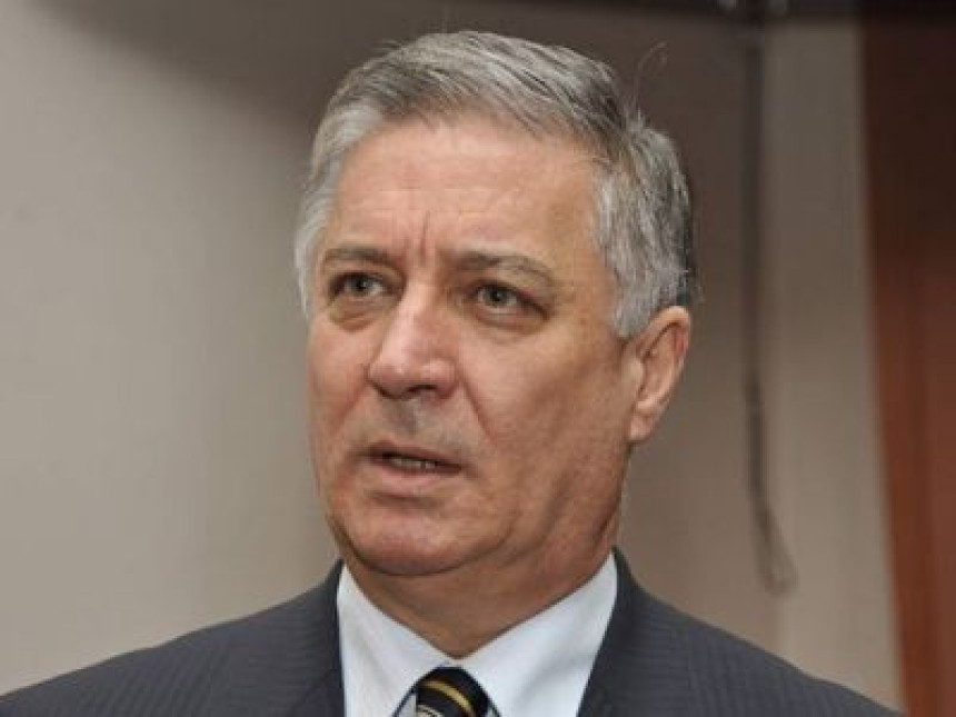 Федерацији пријети економски лом