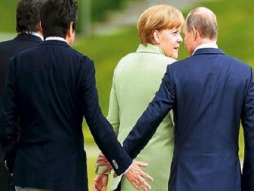 Putin spasio čast Angele Merkel!