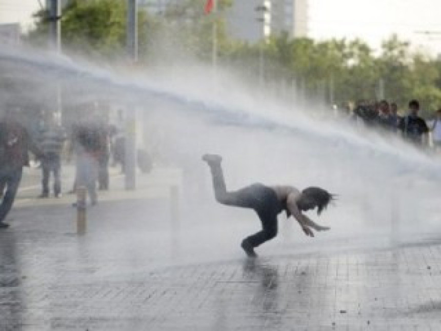 Поново сукоби у Истанбулу