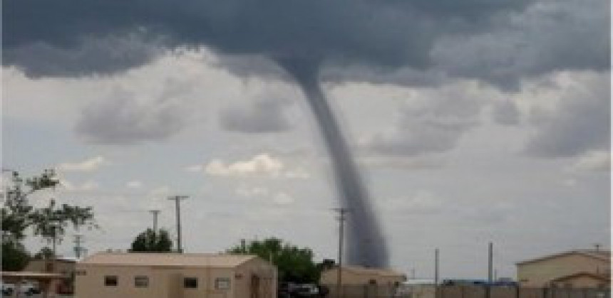 Tornado usmrtio najmanje 12 ljudi na srednjem zapadu