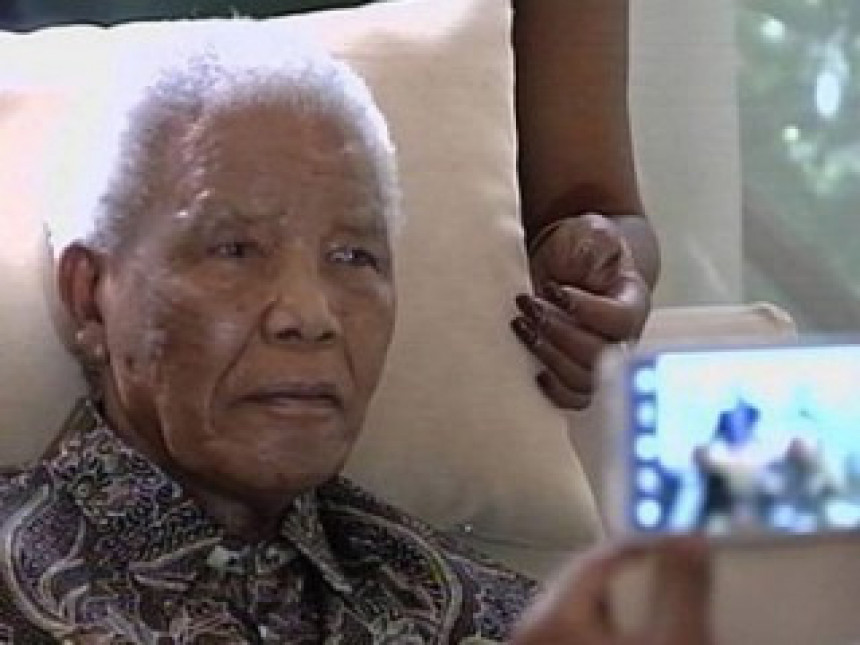 Nelson Mandela na samrti zbog infekcije pluća