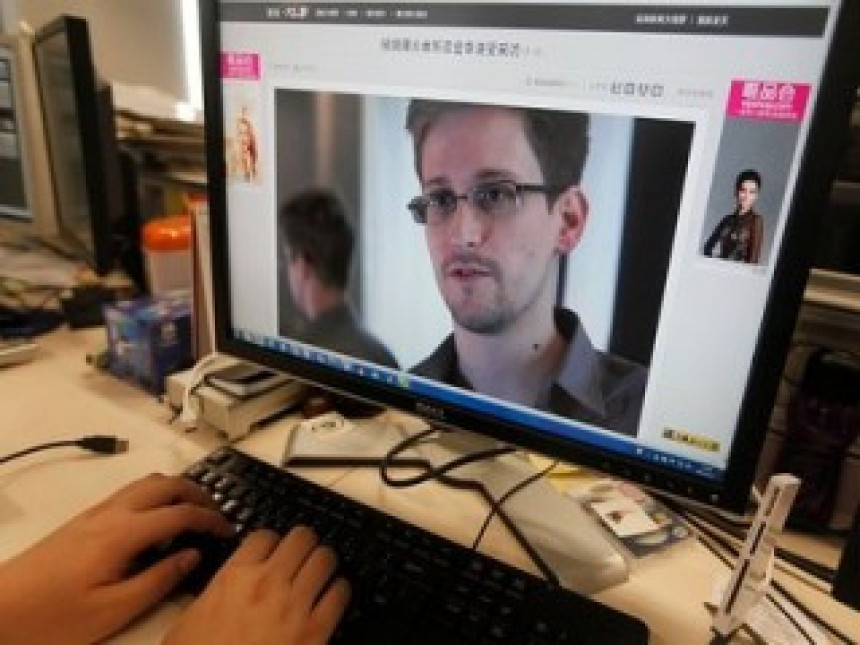 Еквадор одлучује о пријему Сноудена