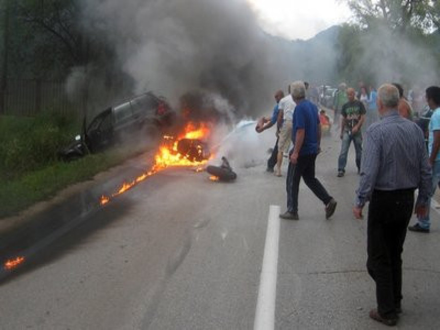 Milići: Motociklista (19) podlegao povredama