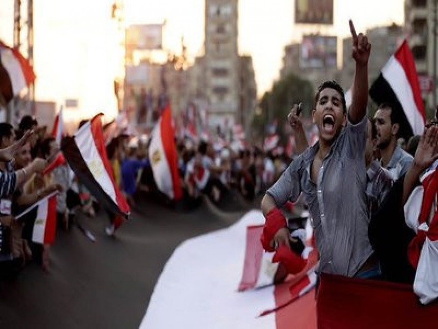 U sukobima u Kairu poginulo 16 osoba