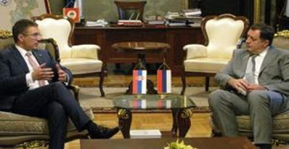 Dodik se sastao sa Stefanovićem i Krivokapićem