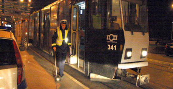 Beograd: Sudar tramvaja i džipa