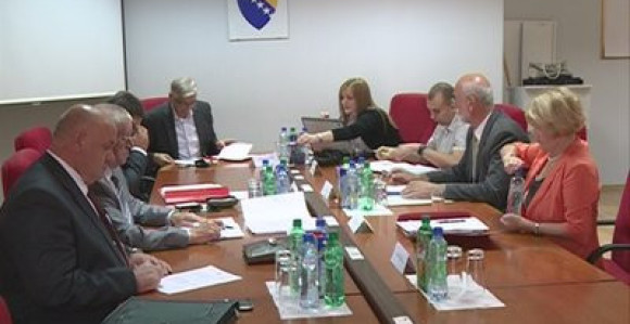 Zbog godišnjeg odmora nema smanjenja akciza! (VIDEO)