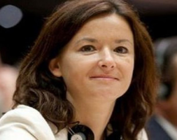 Фајон: Притисци за укидање безвизног режима