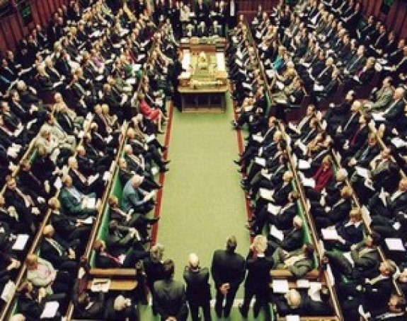 В. Британија: Подржан закон о референдуму 