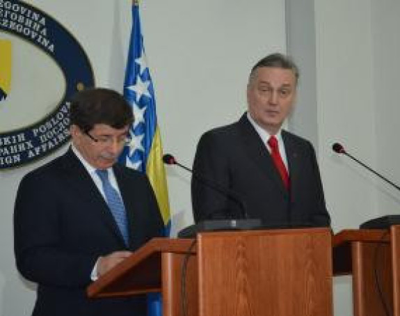 Додик: Данашњи састанак мијешање у унутрашња питања БиХ