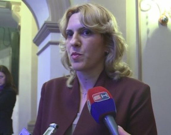 Premijerka otpuštena