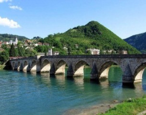 Falsifikatima preprodali preduzeća