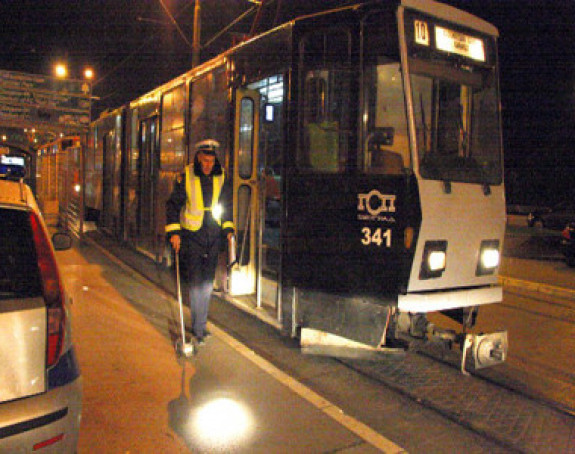 Beograd: Sudar tramvaja i džipa