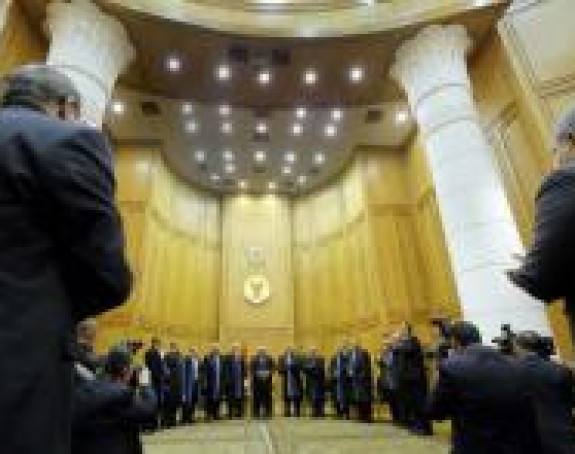 Мансур укинуо вијеће Шуре