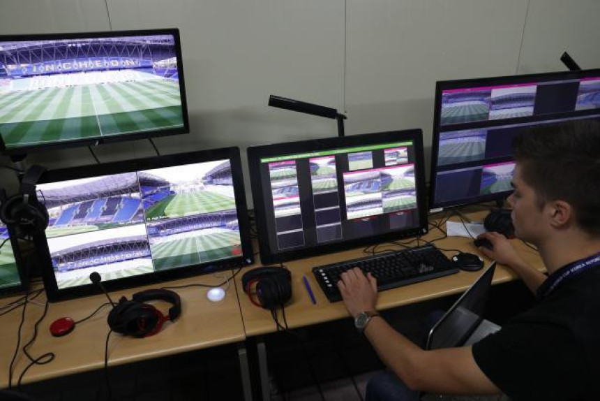 FIFA: VAR i na ekranima stadiona u Rusiji tokom meča!
