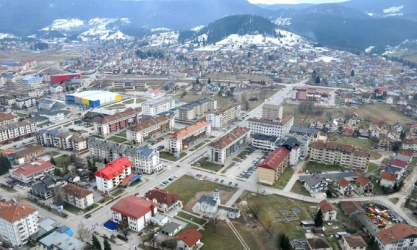 Бомба испред куће Бојана Нинковића