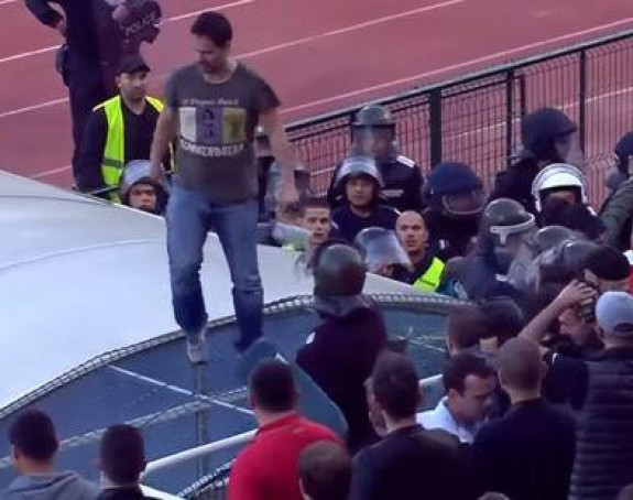 Policajka zamalo ostala bez oka!