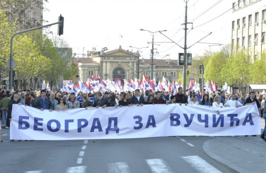 Građani na skupu u centru Beograda