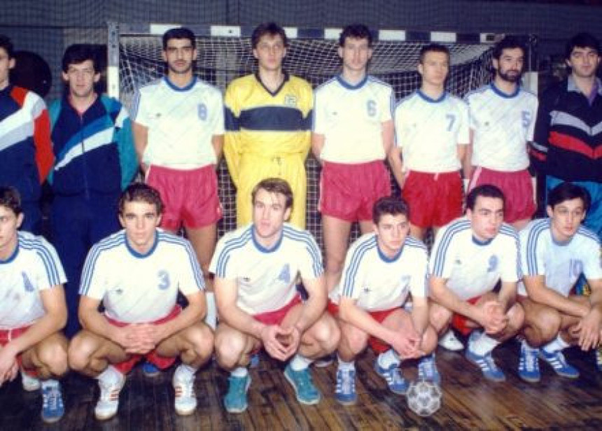 Sjećanja - video: Prije 25 godina rukometaši Borca osvojili Kup IHF!