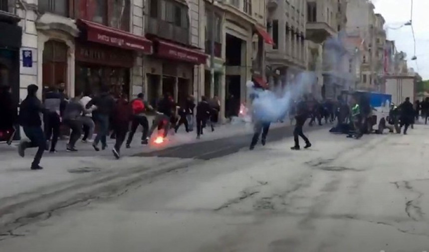 Video: Krvavi obračun crno i crveno-bijelih!