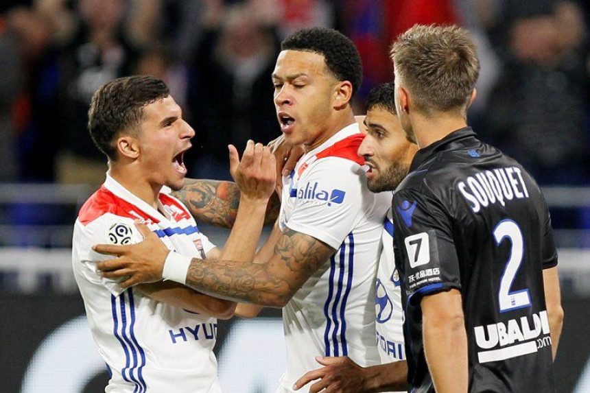 FRA: Lion slavi Memfisa Depaja i Ligu šampiona!