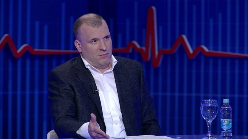 Питање Косова је терет за Вучића