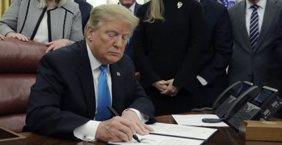 Tramp planira pomilovanje ubica