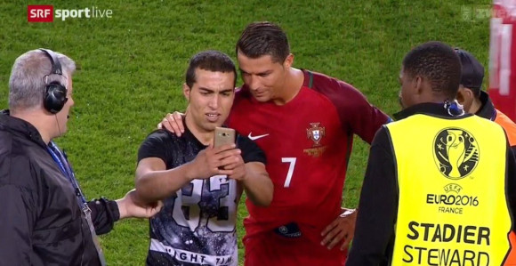 Veliki Ronaldo i šokantno obezbeđenje!