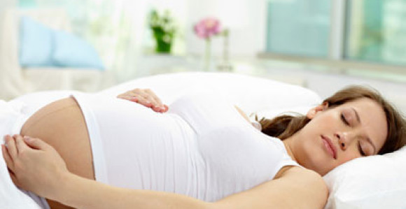 Spavanjem na leđima rizikujete bebin život