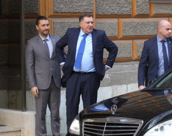 Vlast BiH: Spušta li Dodik loptu?