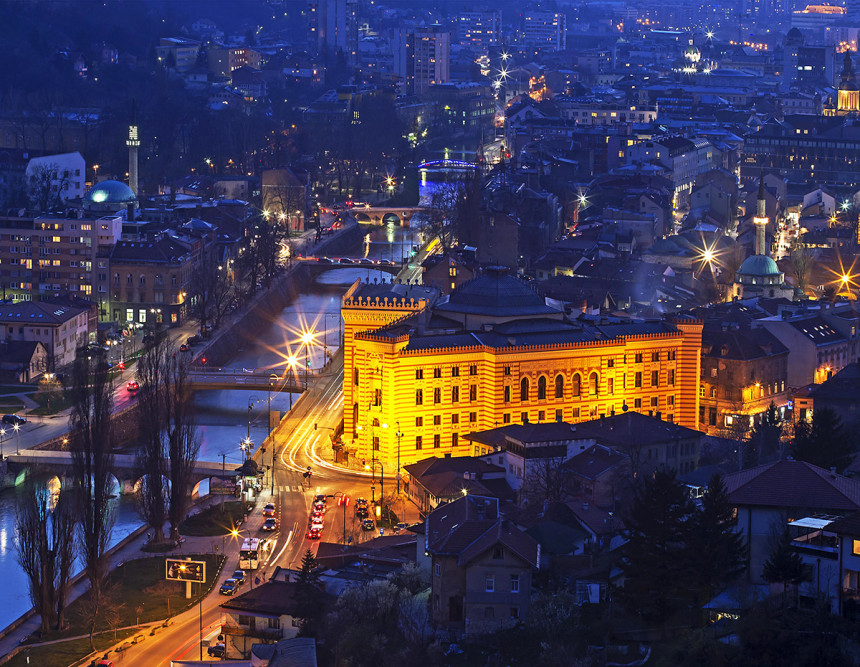 Dvije djevojke izbole taksistu iz I. Sarajeva
