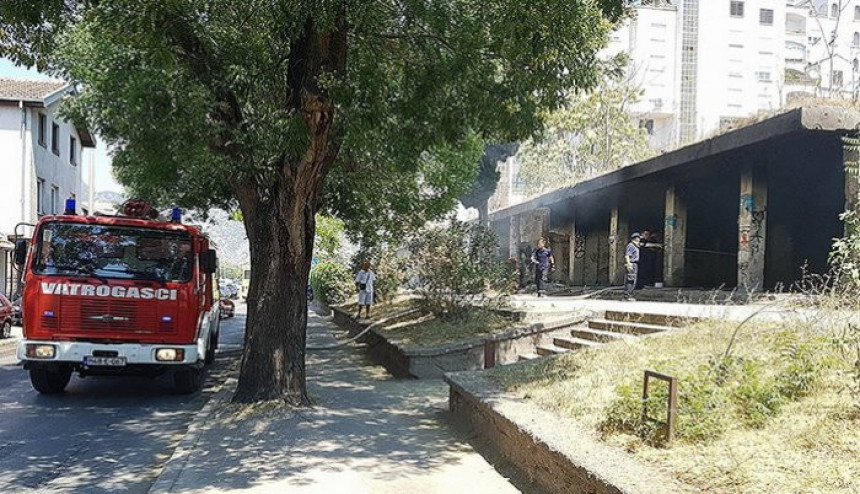 Mostar: Gori napušteni hotel